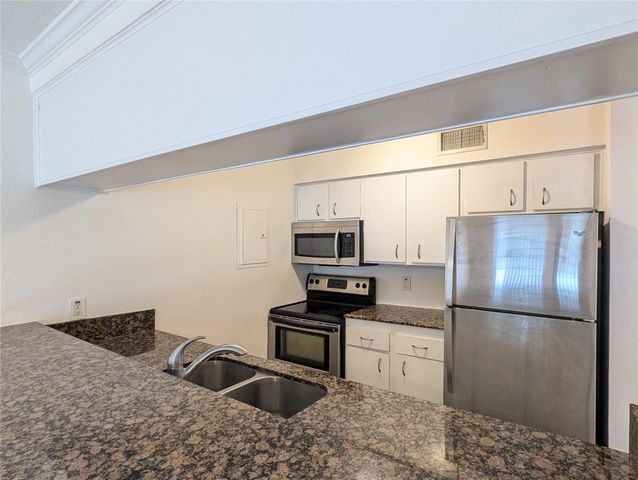 1818 S Lakeshore DR 7, Austin, TX 78741