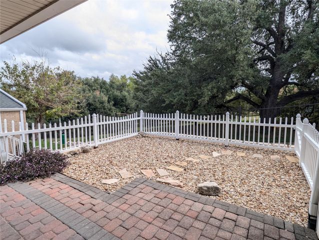 1818 S Lakeshore DR 7, Austin, TX 78741