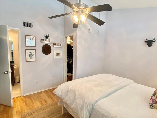 1818 S Lakeshore DR 7, Austin, TX 78741