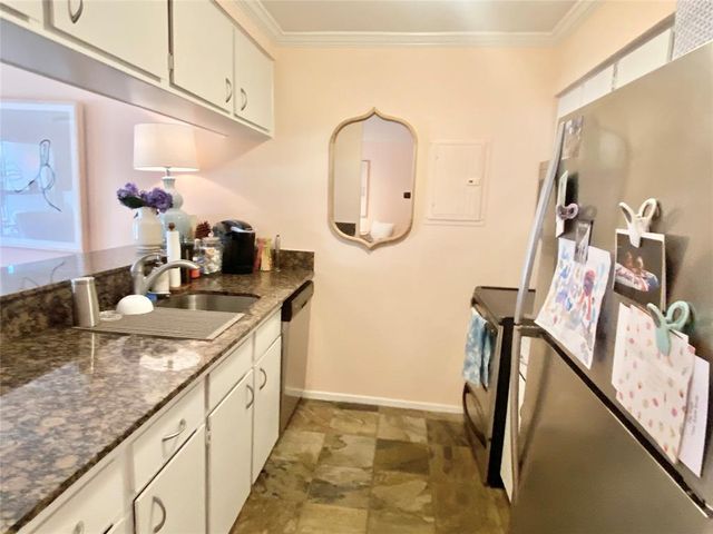 1818 S Lakeshore DR 7, Austin, TX 78741