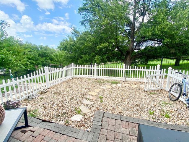 1818 S Lakeshore DR 7, Austin, TX 78741