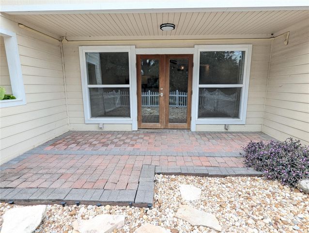 1818 S Lakeshore DR 7, Austin, TX 78741