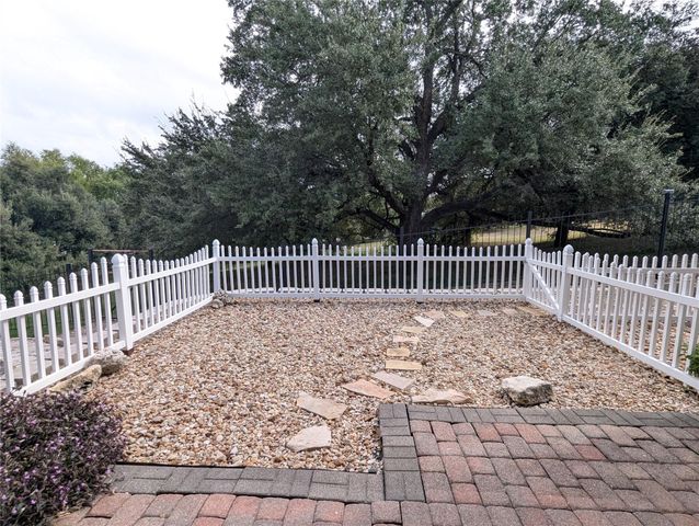 1818 S Lakeshore DR 7, Austin, TX 78741