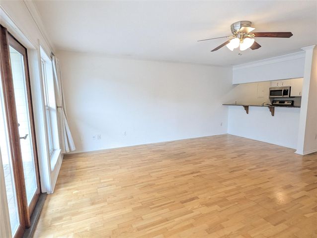 1818 S Lakeshore DR 7, Austin, TX 78741