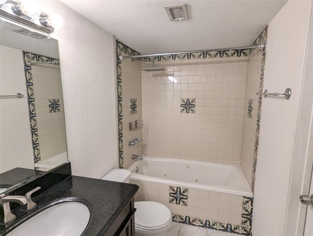 1818 S Lakeshore DR 7, Austin, TX 78741