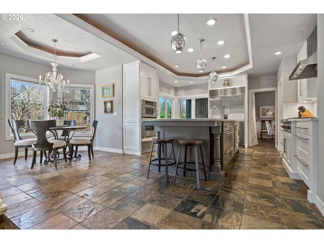 21473 ROSEPARK Ct, West Linn, OR 97068