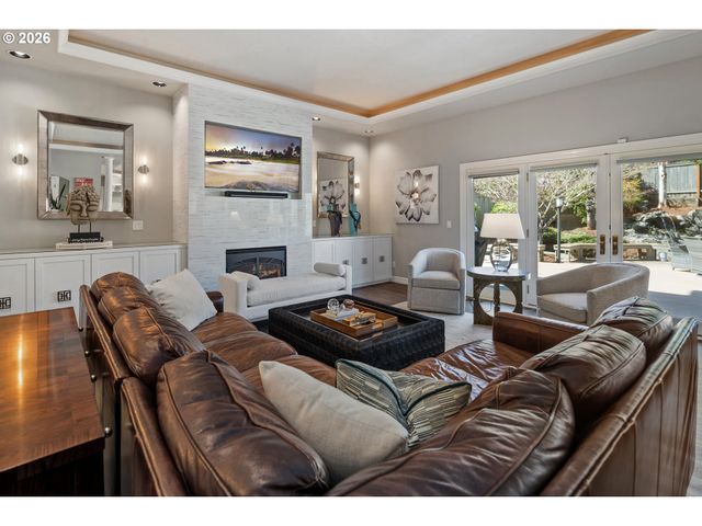 21473 ROSEPARK Ct, West Linn, OR 97068