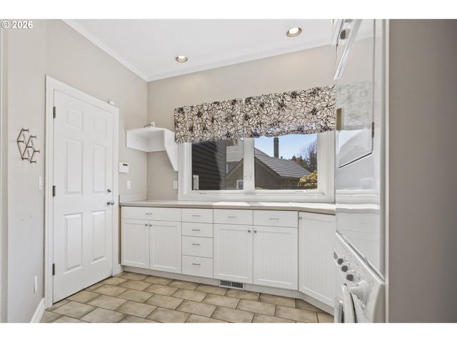 21473 ROSEPARK Ct, West Linn, OR 97068