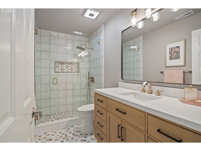 21473 ROSEPARK Ct, West Linn, OR 97068