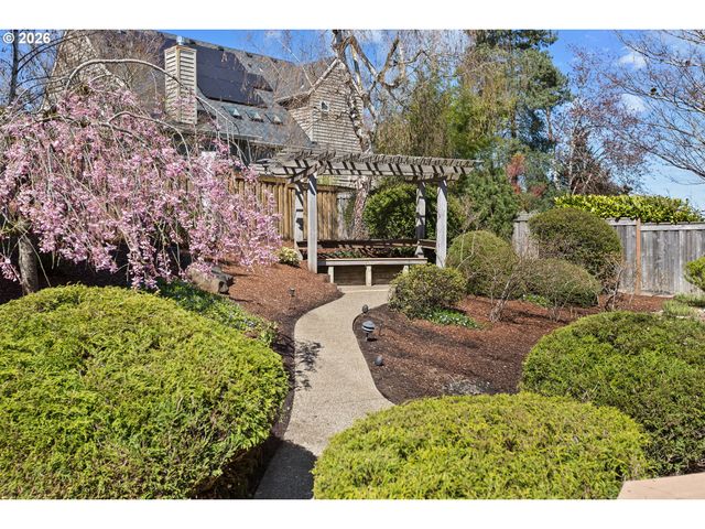 21473 ROSEPARK Ct, West Linn, OR 97068