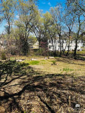 748 W 1st Street, Junction City, KS 66441