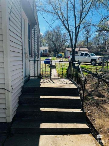 748 W 1st Street, Junction City, KS 66441