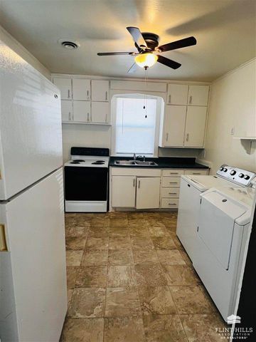 748 W 1st Street, Junction City, KS 66441