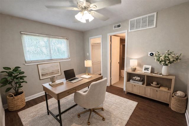 4023 N Hall Street 102, Dallas, TX 75219