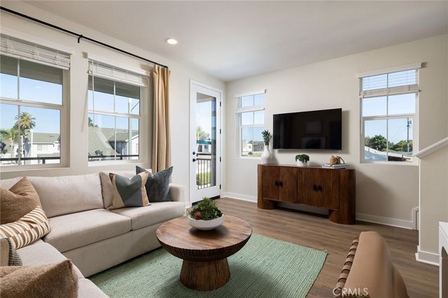 102 S Orchid, Compton, CA 90220
