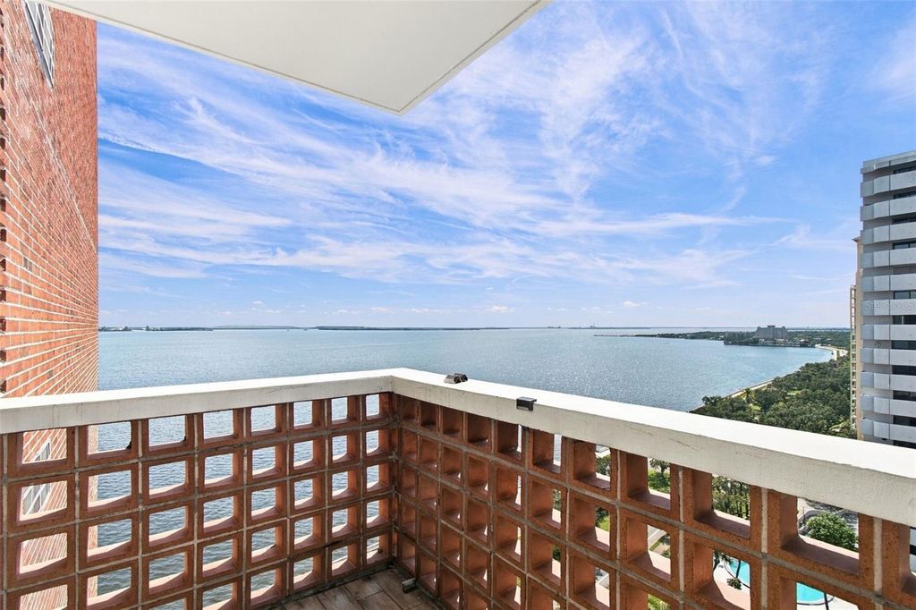 Image 12 of property listing at 4015 BAYSHORE BOULEVARD 15F, Tampa, FL 33611