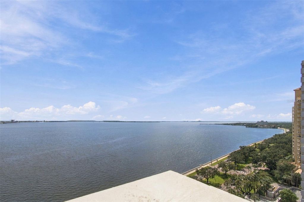 Image 13 of property listing at 4015 BAYSHORE BOULEVARD 15F, Tampa, FL 33611