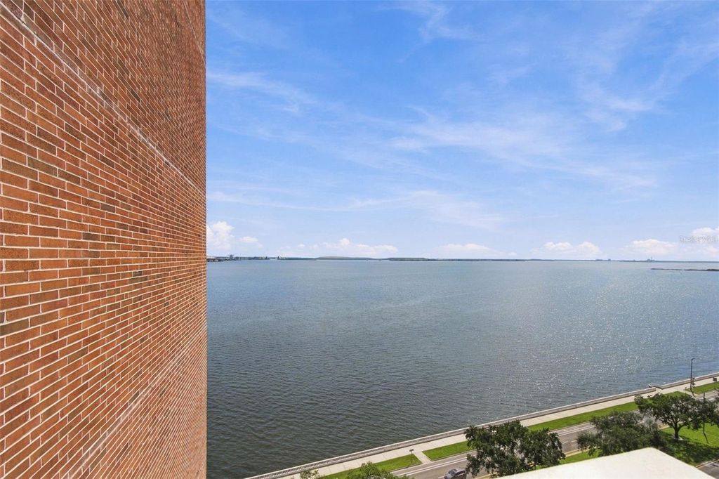Image 14 of property listing at 4015 BAYSHORE BOULEVARD 15F, Tampa, FL 33611
