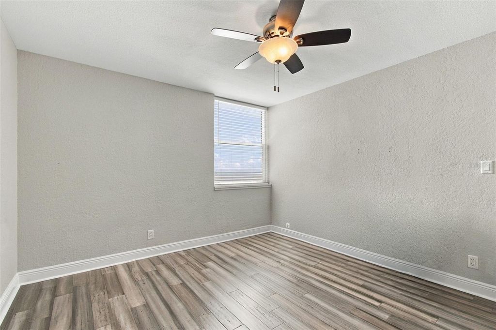 Image 15 of property listing at 4015 BAYSHORE BOULEVARD 15F, Tampa, FL 33611