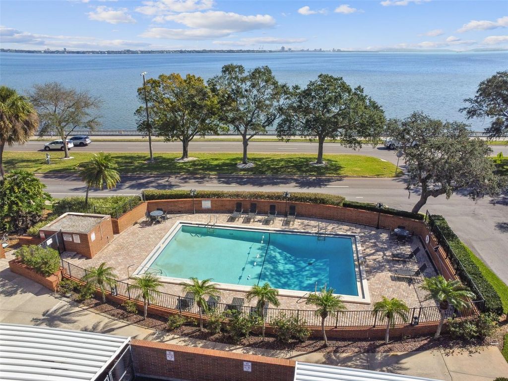 Image 22 of property listing at 4015 BAYSHORE BOULEVARD 15F, Tampa, FL 33611