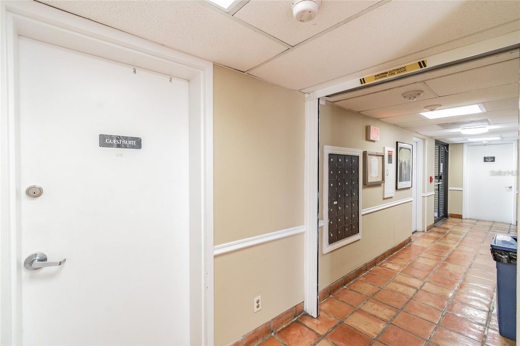 Image 25 of property listing at 4015 BAYSHORE BOULEVARD 15F, Tampa, FL 33611