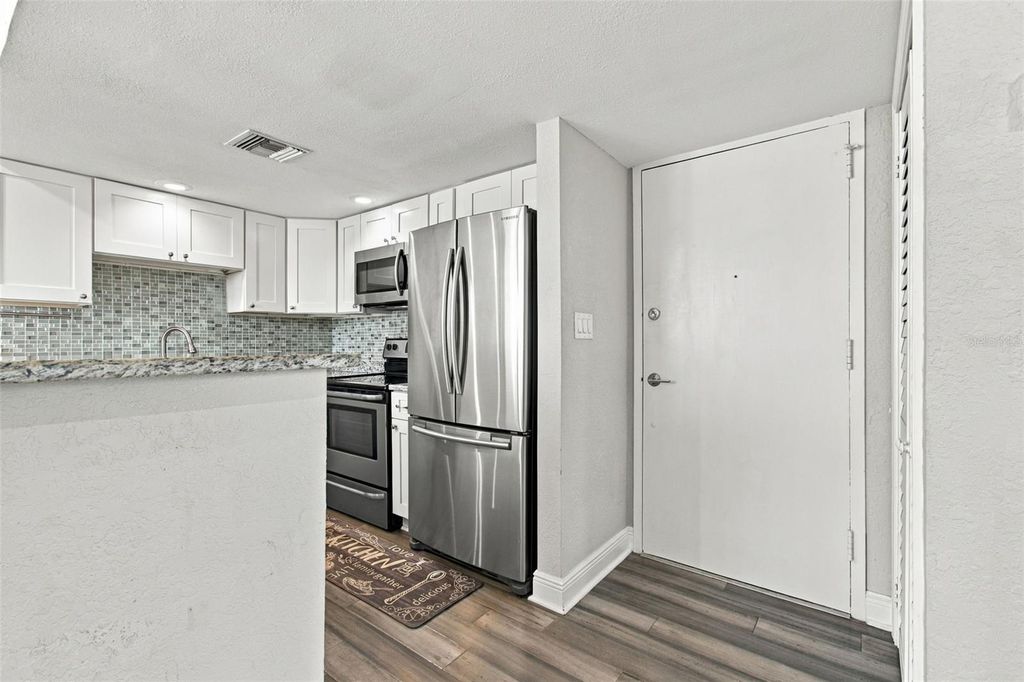 Image 4 of property listing at 4015 BAYSHORE BOULEVARD 15F, Tampa, FL 33611