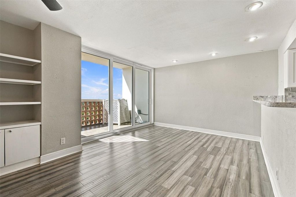 Image 10 of property listing at 4015 BAYSHORE BOULEVARD 15F, Tampa, FL 33611