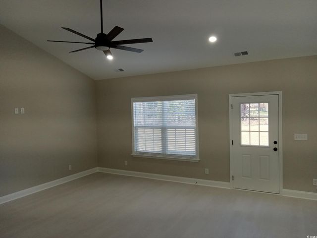 525 Vineland Dr, Whiteville, NC 28472