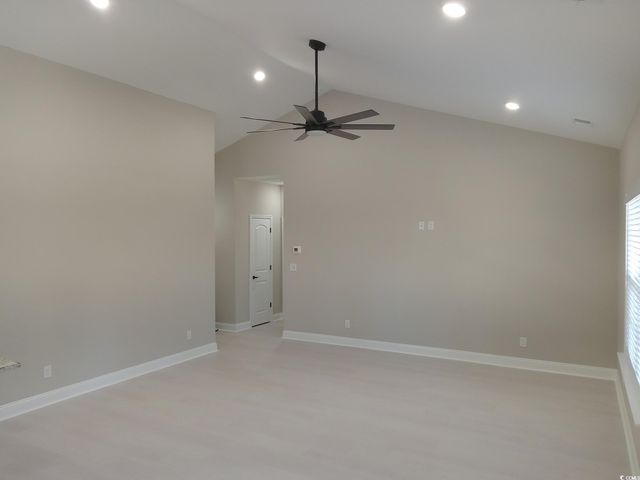 525 Vineland Dr, Whiteville, NC 28472