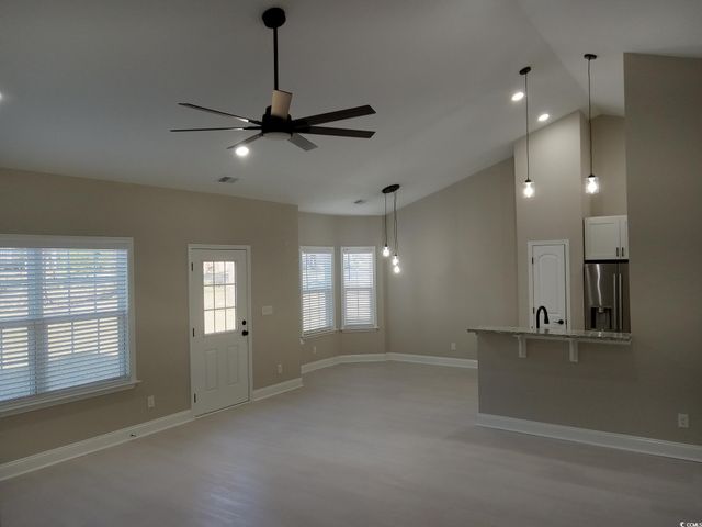 525 Vineland Dr, Whiteville, NC 28472