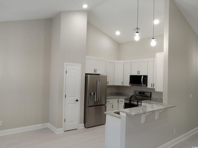 525 Vineland Dr, Whiteville, NC 28472