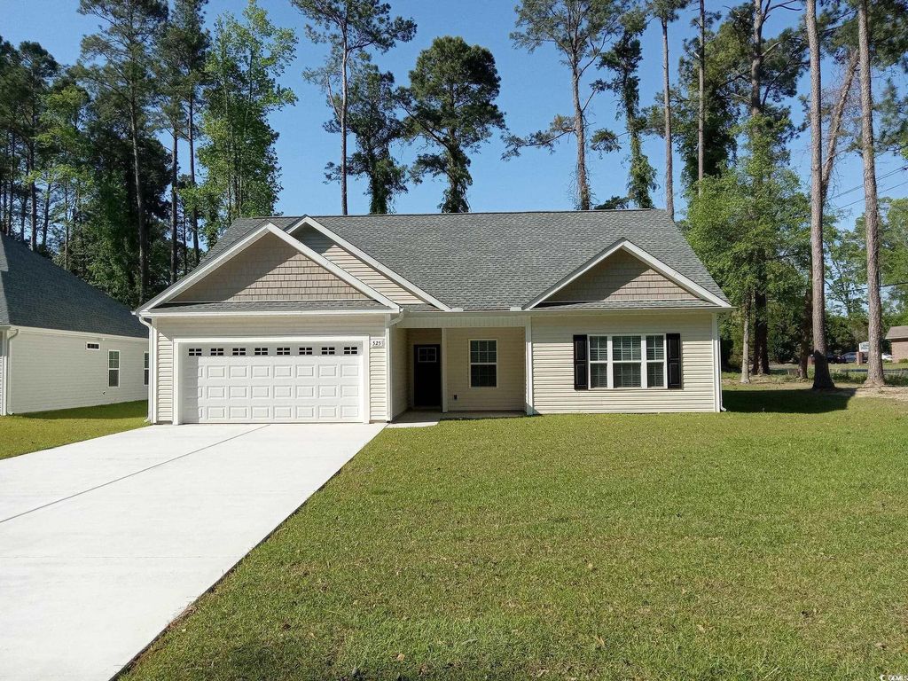 525 Vineland Dr, Whiteville, NC 28472