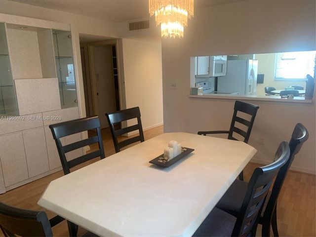 10623 W Clairmont Cir 101, Tamarac, FL 33321