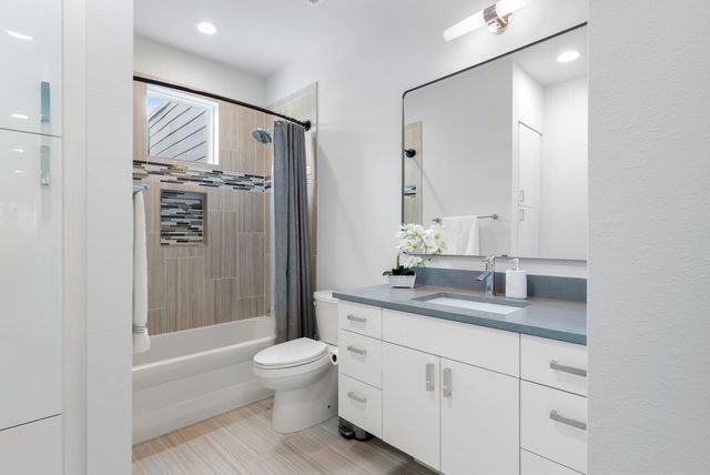 2706 Wilson ST B, Austin, TX 78704