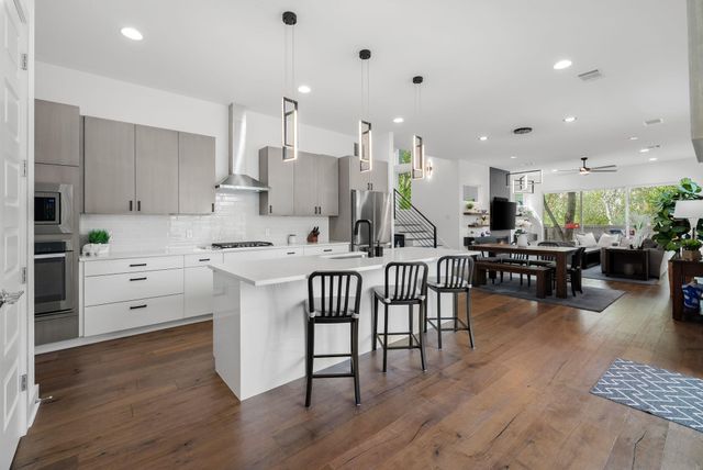 2706 Wilson ST B, Austin, TX 78704
