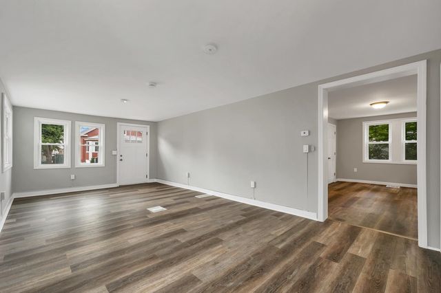 31 Jackson Street, Rochester, NH 03867