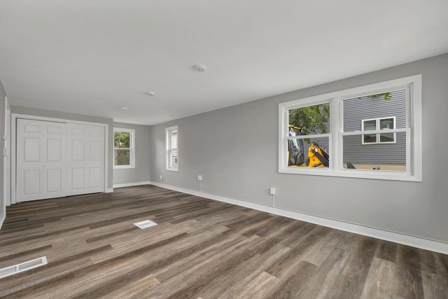 31 Jackson Street, Rochester, NH 03867