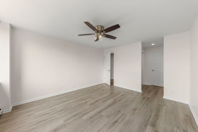 151 N Kenilworth Avenue 4G, Oak Park, IL 60301