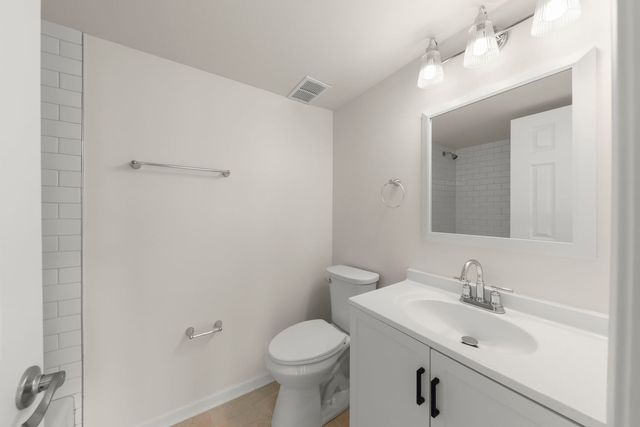 151 N Kenilworth Avenue 4G, Oak Park, IL 60301