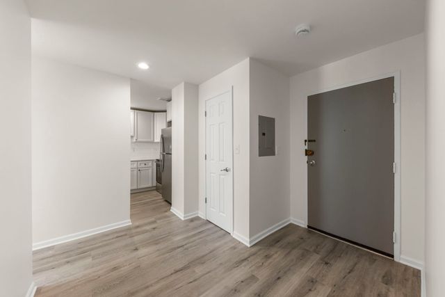 151 N Kenilworth Avenue 4G, Oak Park, IL 60301