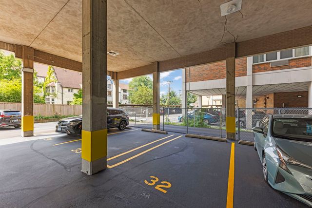 151 N Kenilworth Avenue 4G, Oak Park, IL 60301