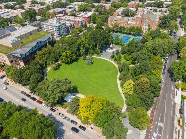 151 N Kenilworth Avenue 4G, Oak Park, IL 60301