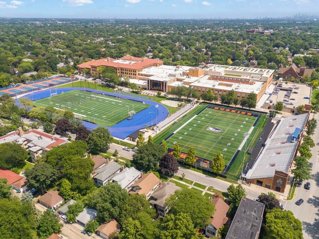 151 N Kenilworth Avenue 4G, Oak Park, IL 60301