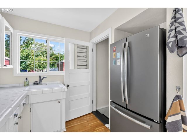 6514 Se 46TH Ave, Portland, OR 97206
