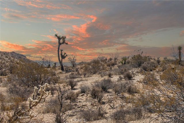 5280 Hilton Avenue, Yucca Valley, CA 92284