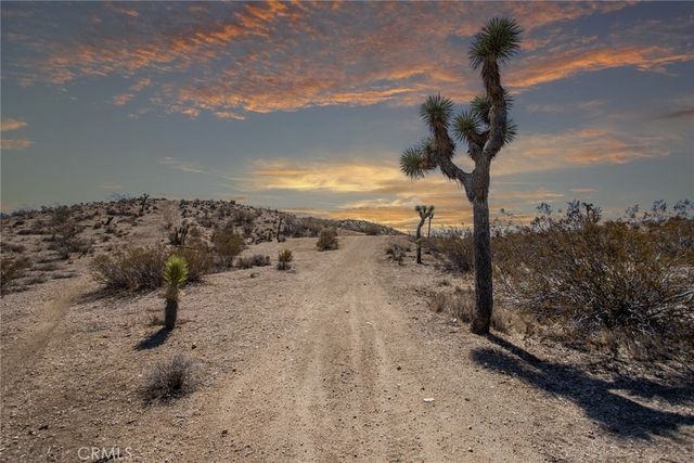 5280 Hilton Avenue, Yucca Valley, CA 92284