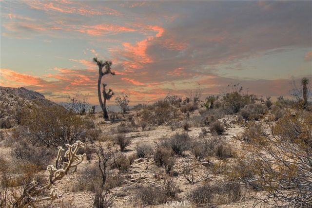 5280 Hilton Avenue, Yucca Valley, CA 92284