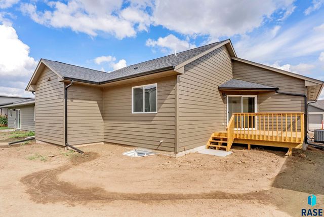 5504 E Brennan Dr Drive, Sioux Falls, SD 57110