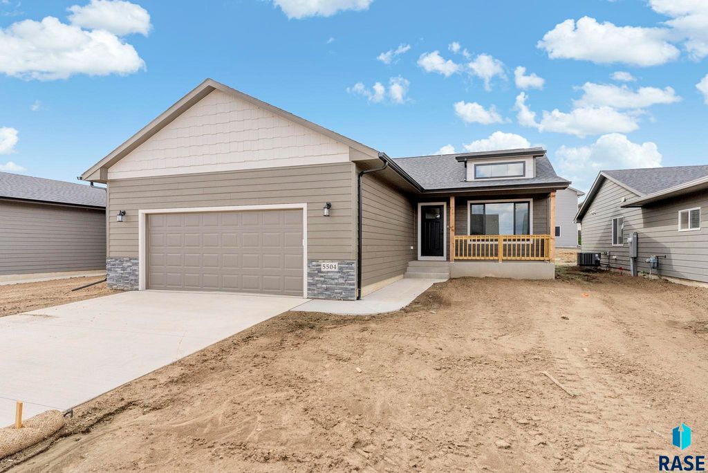 5504 E Brennan Dr Drive, Sioux Falls, SD 57110