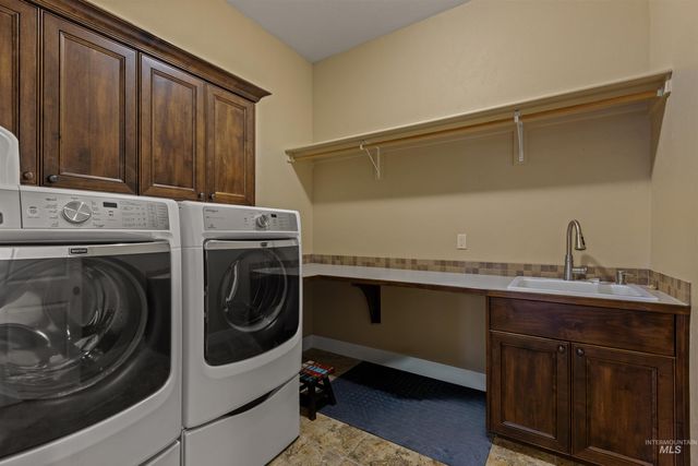 3742 S Stockenham Ave, Meridian, ID 83642